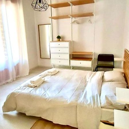 A Quattro Passi Dal Centro Apartment Bologna Bagian luar foto