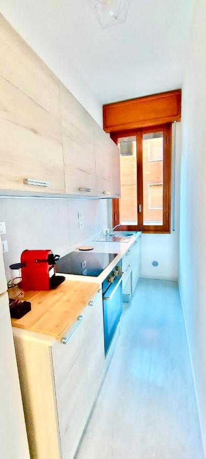 A Quattro Passi Dal Centro Apartment Bologna Bagian luar foto