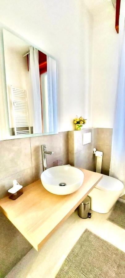 A Quattro Passi Dal Centro Apartment Bologna Bagian luar foto